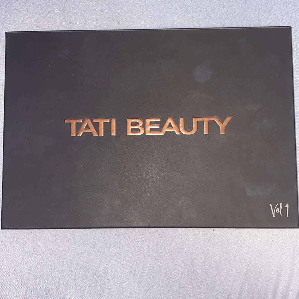 tati beauty eyeshadow pallete